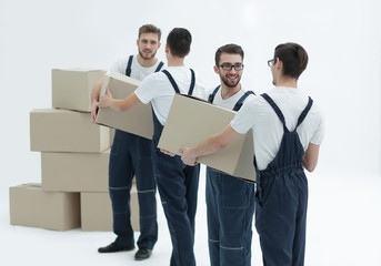 Advantage of Ternatives the Experienced Movers and Packers